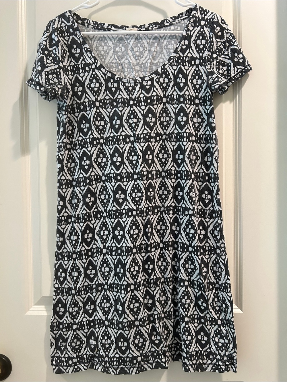 J. Crew Aztec print Black & White Patterned Scoop Neck Dress short sleeve size S